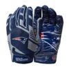 Wilson NFL Stretch Fit Youth Receiver Handschuhe Team New England Patriots 1 Wilson NFL Stretch Fit Youth Receiver Handschuhe Team New England Patriots -Rugbyausrüstung Geschäft wilson nfl stretch fit youth receiver handschuhe team new england patriots